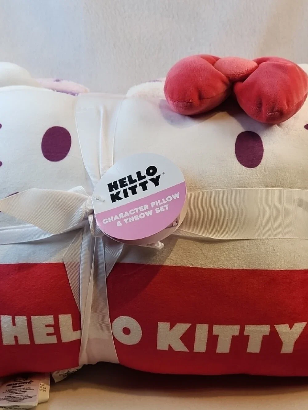 SANRIO HELLO KITTY White Pillow & BLANKET WRAPPED IN A WHITE RIBBON BOW
